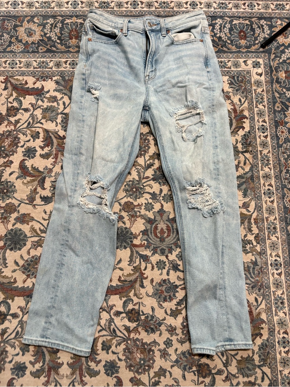 American Eagle Outfitters Light Blue Distressed Mom Jeans